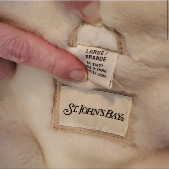 St. John’s Bay fur lined shearling hooded coat - Picture 5 of 8